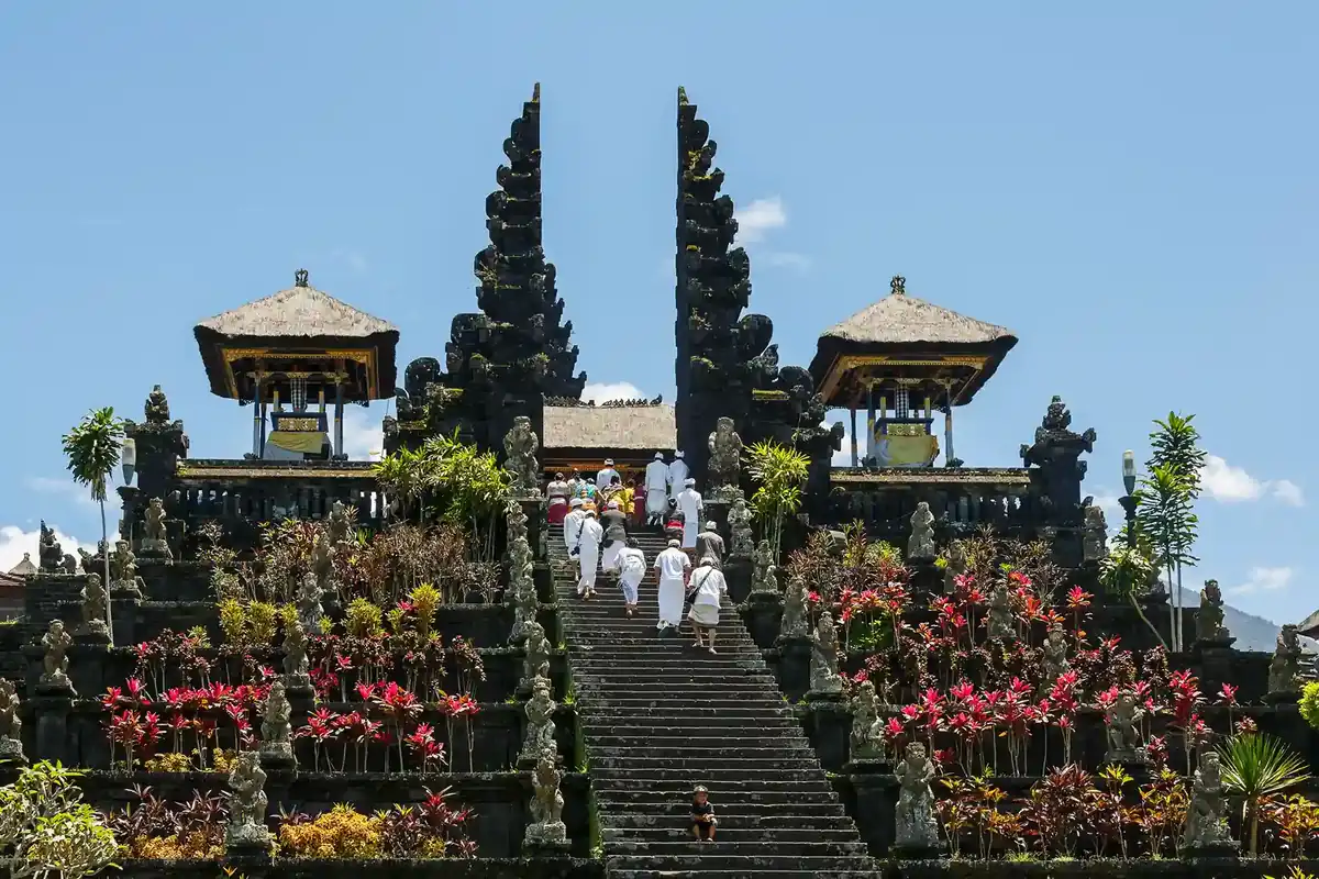 What Happens If Your Bali VOA Expires? Overstay Fines, Penalties & How to Avoid Them